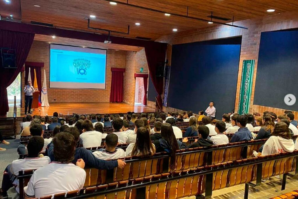COLEGIO MONTESSORI